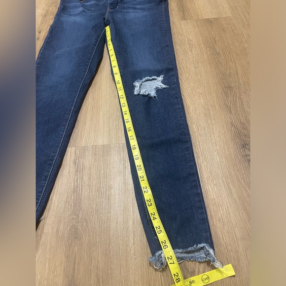 Women’s Levi’s 720 High-Rise Super skinny distressed jeans - Picture 2 of 12